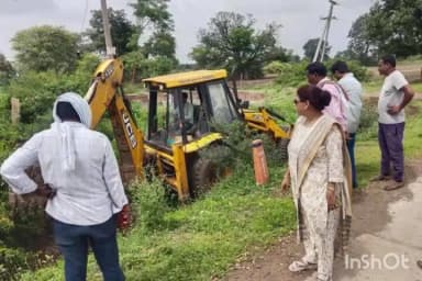 पठारी: 6 महीने पुराना पानी निकास विभाग का समाधान पुलिया खुलवाकर तहसील प्रशासन ने कराया समझौता
