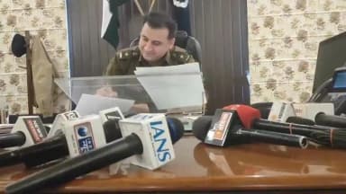 अकलेरा: भालता पुलिस टीम ने सोशल मीडिया पर पिस्टलनुमा लाइटर लहराकर पोस्ट डालने वाले व्यक्ति को किया गिरफ्तार