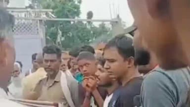सोनबरसा: सोनबरसा में रेहान की मौत के बाद न्यूज़ कवरेज कर रहे पत्रकार के साथ थाना प्रभारी ने की तु तु मै मै सवाल पूछने पर भड़के