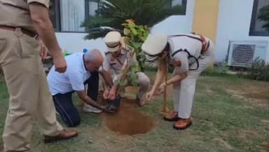 बहादुरगढ़: सेवानिवृत्ति हुई पुलिस कमिश्नर डॉ. राजश्री सिंह के सम्मान में पीटीसी सुनारिया में भव्य परेड समारोह