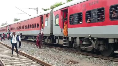 एकंगरसराय: न्यू बाईपास रेलवे ट्रैक के समीप अज्ञात अधेड़ की ट्रेन से कटकर मौत, पुलिस पहचान में जुटी