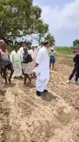 सकलडीहा: धनाईपुर माइनर सूखी, किसानों के खेत प्यासे; पूर्व विधायक मनोज सिंह 'डब्लू' ने सिंचाई विभाग को दिया तीन दिन का अल्टीमेटम