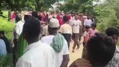 आंवला: आंवला में 18 वर्षीय युवक का शव पेड़ से लटका मिला, मऊचंदपुर में हड़कंप, पुलिस ने शुरू की जांच