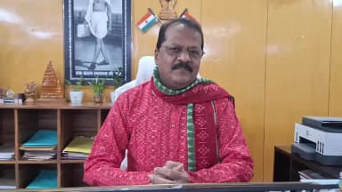 ସୋନପୁର: ନିଜ କାଯ୍ୟାଳୟରେ ସମ୍ବଲପୁରୀ ଦିନ ର ଶୁଭେଚ୍ଛା ବାର୍ତ୍ତା ଦେଲେ ସୁବର୍ଣ୍ଣପୁର ଜିଲ୍ଲାପାଳ ଡ଼.ନୃପରାଜ ସାହୁ