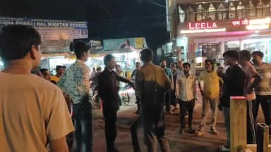 शिवपुरी नगर: शहर के पुराना बस स्टैंड पर थप्पड़ के बदले बेल्ट से सरेआम मारपीट, वीडियो वायरल; थाने में शिकायत नहीं