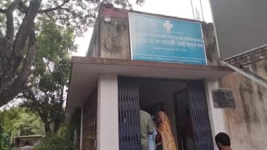 তেহট্ট ১: ভারতীয় রেডক্রস এর পক্ষ থেকে তেহট্ট মহাকুমা রেডক্রস শাখা অফিসে বিশেষভাবে চাহিদা সম্পন্ন ব্যক্তিদের সনাক্তকরণ চলছে