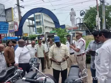 కొత్తగూడెం: మోడిఫైడ్ సైలెన్సర్లతో తిరుగుతున్న ద్విచక్ర వాహనాలపై ప్రత్యేక తనిఖీలు చేపట్టిన కొత్తగూడెం ట్రాఫిక్ పోలీసులు
