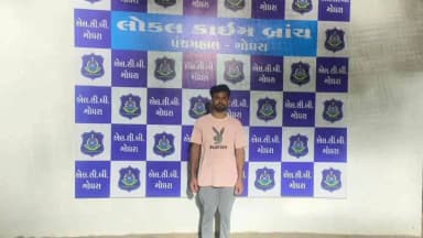 ગોધરા: 2 વર્ષથી નાસતા-ફરતા અને 4ગંભીર ગુન્હામાં સંડોવાયેલા આરોપીને LCB પોલીસે કોઠી સ્ટીલ ત્રણ રસ્તા પાસેથી ઝડપી પાડ્યો