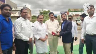 కదిరి: కదిరిలో కార్ల షోరూం ప్రారంభించిన ఎమ్మెల్యే కందికుంట,
మరిన్ని సంస్థలు రావడం వలన ఉపాధి అవకాశాలు పెరుగుతాయన్న ఎమ్మెల్యే