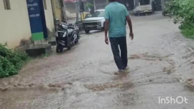વડગામ: જલોત્રામાં એક કલાકમાં દોઢ ઇંચ વરસાદ પડતા પાણી જ પાણી જોવા મળ્યું