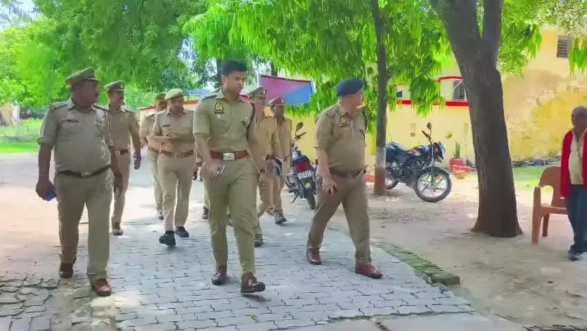#महोबा : एसपी शशांक सिंह ने चरखारी थाने का किया औचक निरीक्षण, कानून-व्यवस्था व जनसुनवाई व्यवस्था पर दिए सख्त निर्देश