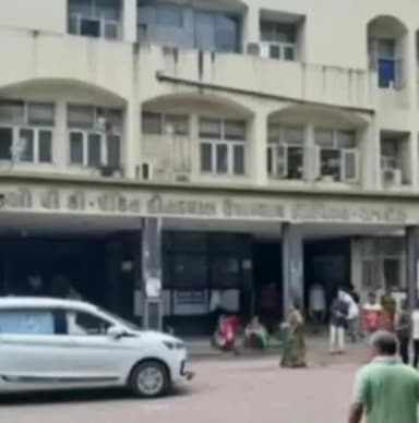 રાજકોટ પૂર્વ: વિસાવદરના યુવકનું અગાસી પરથી પડી જતા સારવાર દરમિયાન સિવિલ હોસ્પિટલમાં મોત