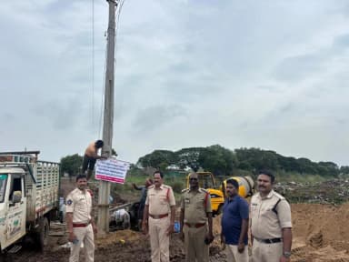 కొత్తపేట: ఆలమూరు మండలం లంక గ్రామాల్లో వరద హెచ్చరికలతో ఎస్సై నరేష్ పర్యవేక్షణ