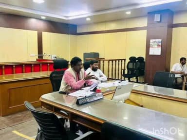 ಹಾವೇರಿ: ನಗರದಲ್ಲಿ ಮನೆ ಮನೆಗೆ ಜಾತಿ ಪ್ರಮಾಣ ಪತ್ರ ವಿತರಣೆ ಮತ್ತು ಎಸ್ ಐ ಆರ್ ಕುರಿತು ಜಿಲ್ಲಾಧಿಕಾರಿ ಸಭೆ