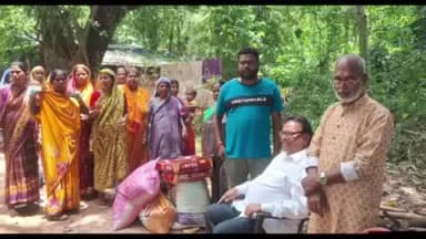 କେନ୍ଦୁଝର ସଦର: ଆନନ୍ଦପୁର ପୌରପାଳିକା ୪ନଂ ୱାଡ଼ ମୁଖିସାହିରେ ବନ୍ୟା ବିଡିତ ପରିବାରଙ୍କୁ ସହାୟତା କଲେ ପୂର୍ବତନ ବିଧାୟକ