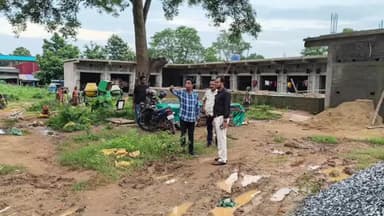 ବାରିପଦା ସଦର: ମୟୂରଭଞ୍ଜ ଜିଲ୍ଲାପାଳଙ୍କ ଦ୍ୱାରା ସ୍ୱରୂପଭିଲା ସ୍ଥିତ ଆଦିବାସୀ ବହୁମୁଖୀ ବିପଣନ କେନ୍ଦ୍ର ପ୍ରକଳ୍ପର ସମୀକ୍ଷା