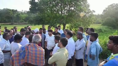 ଛତ୍ରପୁର: କଂସାରୀ ଗଣ୍ଡ ବ୍ୟାରେଜ ଦେଇ କେନାଲ ପ୍ରସଂଗରେ କଂସାରୀ ଗଣ୍ଡ ଠାରେ ଚାଷୀଙ୍କ ସହ ଆଲୋଚନା କଲେ ଛତ୍ରପୁର ବିଧାୟକ