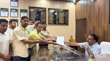 धारी: प्रधान संगठन ने ग्रामीणों की कई समस्याओं के समाधान के लिए जिलाधिकारी को सौंपा ज्ञापन