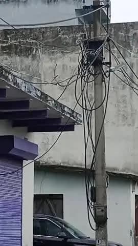 यहां पर कोई बिजली विभाग वाली कोई सुनवाई नहीं होती है इसलिए आपके लिए पोस्ट किया है जल्द से जल्द आगे से आगे इसवीडियो को शे