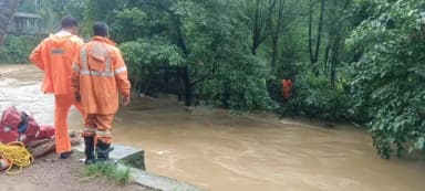 കണ്ണൂർ: കാഞ്ഞിരപുഴയില് ഒഴുക്കില്പ്പെട്ടു കാണാതായ ആൾക്ക് വേണ്ടിയുള്ള തിരച്ചിൽ പുനരാരംഭിച്ചു.