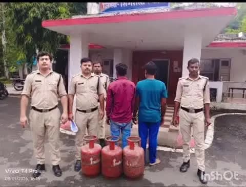 सिंगरौली: सिंगरौली में गैस गोदाम की दीवार तोड़कर सिलेंडर चोरी करने वाले आरोपी गिरफ्तार