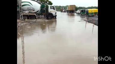 અમદાવાદ શહેર: સરખેજમાં પાણી ભરાયેલા યથાવત