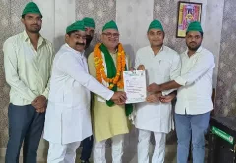 राष्ट्रीय_कार्यालय पर #भारतीय_किसान_संगठन के विस्तार में किशनपाल जी को राष्ट्रीय प्रवक्ता, श्याम सुंदर शर्मा जी को जिला अध्यक्ष मथुरा व रवि सैन जी को महानगर अध्यक्ष पिलखुआ हापुड़ मनोनीत किया।
#Bharatiya_Kisan_Sangathan.
#Rajendra_Yadav