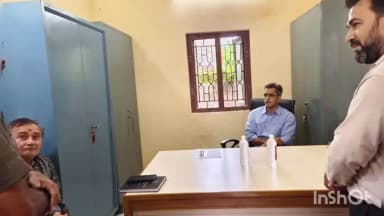 જૂનાગઢ: ભાલછેલ ગામે કલેક્ટર યોગેશ ચૌધરીની ગામમુલાકાત, ગ્રામજનોના પ્રશ્નો સાંભળી તલાટી દફ્તરની કરી તપાસણી