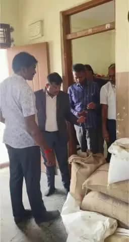 ಮಾನ್ವಿ: ಸಿಂಧನೂರು ಮುರಾರ್ಜಿ ಅಲ್ಪಸಂಖ್ಯಾತರ ವಸತಿ ಶಾಲೆಗೆ ಸತ್ಯ ನಾರಾಯಣ ಶೆಟ್ಟಿ ಅವರು ವಸತಿ ಶಾಲೆಗೆ ಭೇಟಿ ನೀಡಿ ಪರಿಶೀಲನೆ