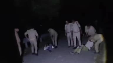 गाज़ीपुर: कटरा गैंग का नाम बता कर वसूली करने वाला 2 लुटेरा पुलिस एनकाउंटर में घायल, गिरफ्तार, लूट की नगदी और जेवर बरामद