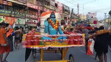 मुज़फ्फरनगर: आस्था का अद्भुत संगम! 651 लीटर गंगाजल की कांवड़ अकेले खींच रहे शिवभक्त, जीतू पवार की अनोखी कांवड़ बनी आकर्षण का केंद्र