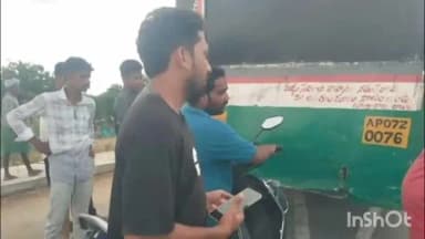 బాపట్ల: బాపట్లలో ఆర్టీసీ బస్సు, స్కూటీ ఒకదానికొకటి ఢీ, ముగ్గురు యువకులకు స్వల్ప గాయాలు