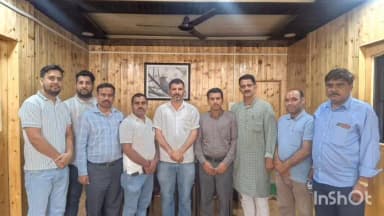 मंडी: पटवारखानों में नियमित चतुर्थ श्रेणी पद सृजित करने की मांग, कर्मचारी महासंघ ने राजस्व दैनिक वेतनभोगी संघ से की मुलाकात