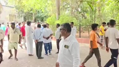 ಹಗರಿಬೊಮ್ಮನಹಳ್ಳಿ: ವಿಜಯನಗರದ ಹಗರಿಬೊಮ್ಮನಹಳ್ಳಿ ಪೊಲೀಸ್ ಠಾಣೆಯಲ್ಲಿ ವ್ಯಕ್ತಿ ಸಾವು