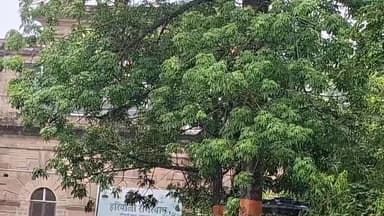 नसीराबाद: भीषण गर्मी और उमस के बाद अजमेर में कल रात से लगातार हो रही रिमझिम बारिश, शहर में उमस बढ़ी