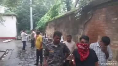 मोहनपुर: मोहनपुर मोड़ स्थित पेट्रोल पंप के समीप सड़क किनारे खड़ी ऑटो में चालक का शव मिला, इलाके में सनसनी