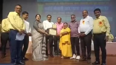 झांसी: झांसी के दीनदयाल सभागार में गहोई गौरव सभा का आयोजन, 96 मेधावी छात्र-छात्राओं को किया गया सम्मानित