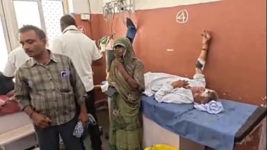 मंझनपुर: कौशाम्बी में तेज रफ्तार ऑटो की टक्कर से बेटी, दामाद और ससुर घायल, सभी को मेडिकल कॉलेज में भर्ती कराया गया