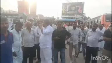 महाराजगंज: बछरावां कस्बे चौराहे पर कांग्रेस प्रदेश प्रभारी राजेंद्र पाल गौतम का कांग्रेस कार्यकर्ताओं ने भव्य स्वागत किया