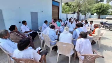 लालसोट: लालसोट विधायक ने अपने आवास पर आयोजित जनसुनवाई में लोगों की समस्याएं सुनकर कराया समाधान