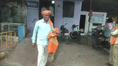 दमोह: पटना खुर्द में ट्रैक्टर पलटने से कोटवार की मौत, पोस्टमार्टम के बाद सौंपा शव