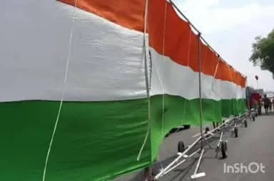 हरिद्वार: बागपत से आए कांवड़ियों द्वारा निकाली गई 221 फुट लंबी तिरंगा कांवड़ बनी आकर्षण का केंद्र