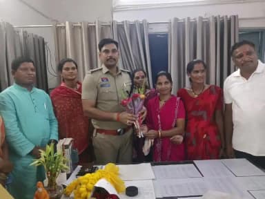 भानुप्रतापपुर: भानुप्रतापपुर जनपद पंचायत प्रतिनिधियों ने नवपदस्थ थाना प्रभारी से की सौजन्य भेंट, यातायात और सड़क सुरक्षा पर हुई चर्चा