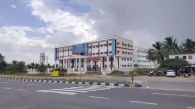 தருமபுரி: தர்மபுரி அரசு சட்டக் கல்லூரியின் முதல் பட்டமளிப்பு விழா நடைபெற்றது