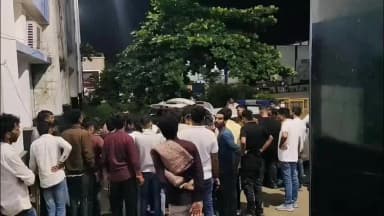 बैतूल नगर: शराब ठेकेदार के गुर्गों का हमला: चाकू-पाइप से 4 युवक घायल, एक गंभीर हालत में भोपाल रेफर