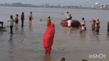 गढ़मुक्तेश्वर: गढ़मुक्तेश्वर गंगा में नहाते समय गहरे पानी में डूबा श्रद्धालु, नाविक ने श्रद्धालु को बचाया, वीडियो आया सामने