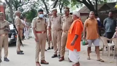 मुसाफिरखाना: श्रावण के पहले सोमवार पर एसपी ने बाबा मुकुटनाथ मंदिर में किया जलाभिषेक, सुरक्षा व्यवस्था का लिया जायजा