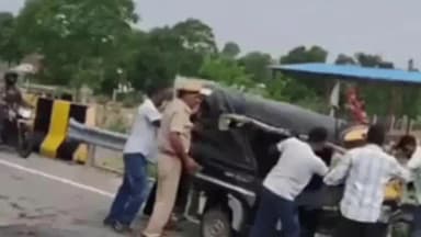 मंडावा: वाहिदपुरा पुलिया के नजदीक तेज रफ्तार कार ने टेंपो को मारी टक्कर, दो लोगों की हुई दर्दनाक मौत