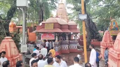 प्रतापगढ़: सावन के पहले सोमवार पर दीपनाथ महादेव में रुद्राभिषेक संपन्न, राजस्व मंत्री हेमंत मीणा ने की पूजा-अर्चना