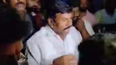 కర్నూలు: కర్నూలు సబ్ జైలు ఎదుట వైసీపీ ఎమ్మెల్యే విరుపాక్షి ఆవేదన